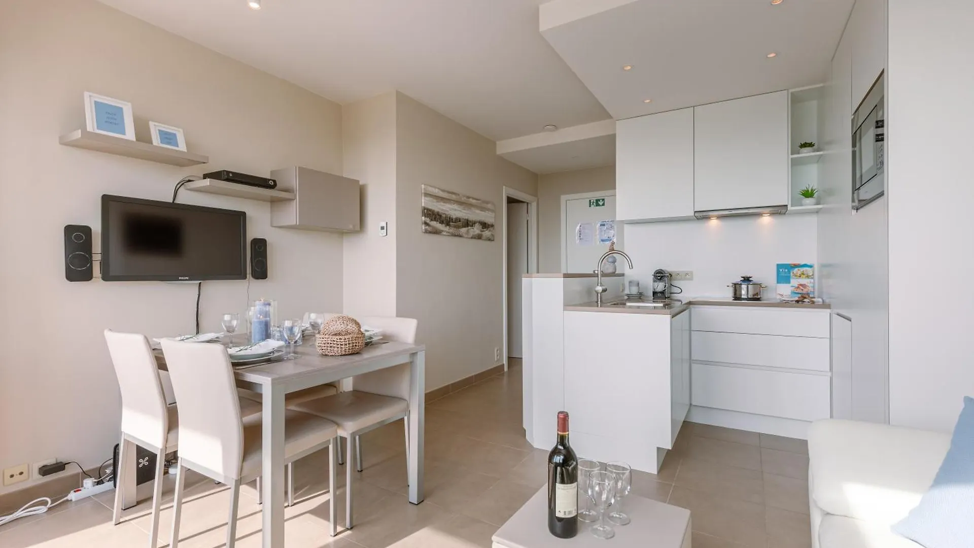 Stylish Apartment With Stunning Open View On Warandeduinen Middelkerke